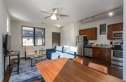 Music Row Apartment | CozySuites Music Row Spacious 1BR -free parking 60