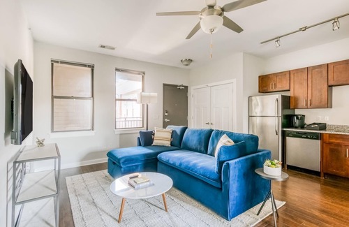 Music Row Apartment | CozySuites MusicRow Classy 1BR with free parking! 09