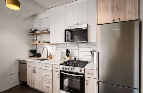 Warehouse District Apartment | CozySuites NLG - Modern 1BR condo #30