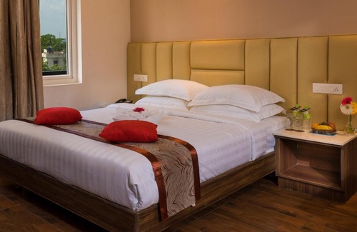 KK Nagar Hotel | CR Grande