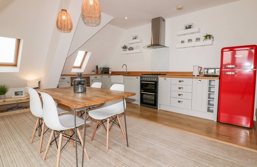 Newquay Cottage | CRABS AND LOBSTERS, romantic, country holiday cottage in Newquay