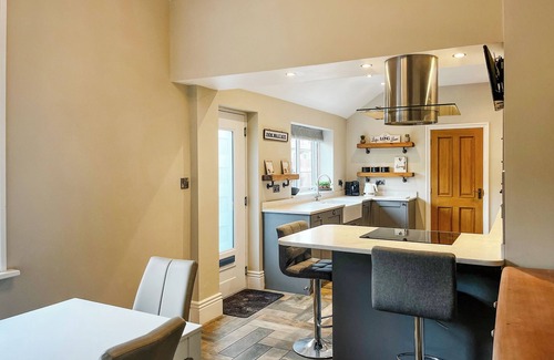 Chinley Cottage | Cracken Cottage - UK48297