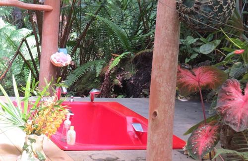 Kailua-Kona Cottage | Craftsman Cottage on 6 forested acres