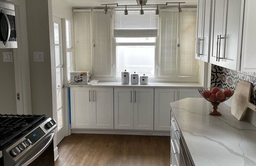 Belmont Heights House | Craftsman house 500 yards to beach and short walk to many restaurants