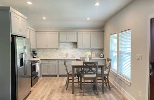 West Dallas House | Craftsman-Style Home near Downtown