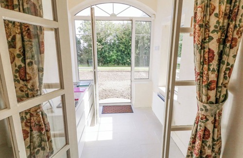 Coleraine Cottage | CRAIGLEA COTTAGE, family friendly, with a garden in Coleraine