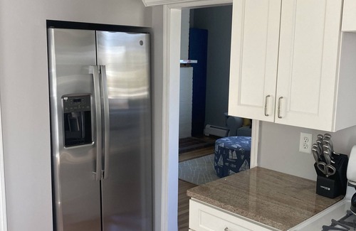 West Hyannisport Cottage | Craigsville beach cottage located .4 walking distance to the Beach!