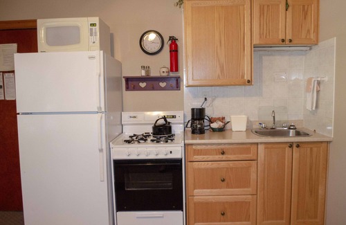 Waterton Park Cabin | Crandell Mountain Lodge