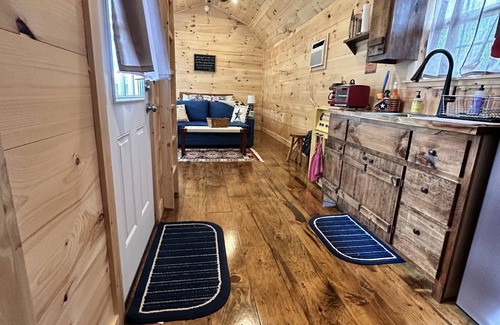 Copeland Cabin | Crawdad Cabin - Minutes from Grand Lake O’ The Cherokeen@Grand Getaway RV Parkn