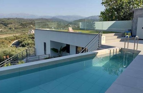 Polemarchi House | Cream Cozy Getaway - 3 Pearls Pool Retreat