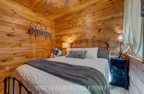 Morganton Cabin | Create Memories! Near Blue Ridge Lake*Hot Tub*Game Room*Firepit