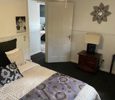 Traralgon Bed & Breakfast | Creek Cottage Bed and Breakfast Traralgon
