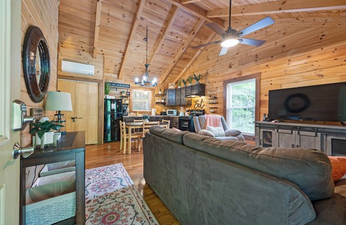 Pearisburg Cabin | Creek Front Cabin in Pearisburg