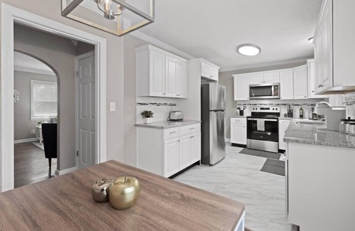 Flintstone House | Creek Valley House: cozy, quiet, & peaceful!