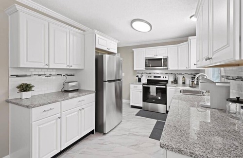 Flintstone House | Creek Valley House: cozy, quiet, & peaceful!