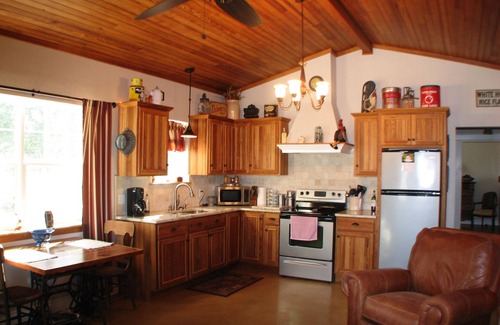 Fredericksburg House | Creekside Barn Located On Bear Creek Just Minutes From Fredericksburg