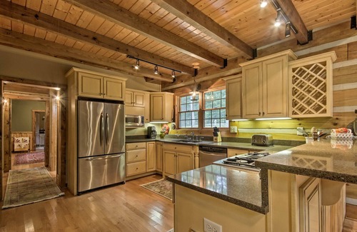 Berkeley Springs Cabin | Creekside Berkeley Springs Cabin on 35 Acres!
