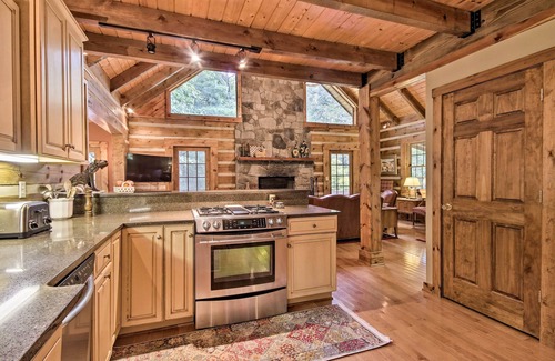 Berkeley Springs Cabin | Creekside Berkeley Springs Cabin on 35 Acres!
