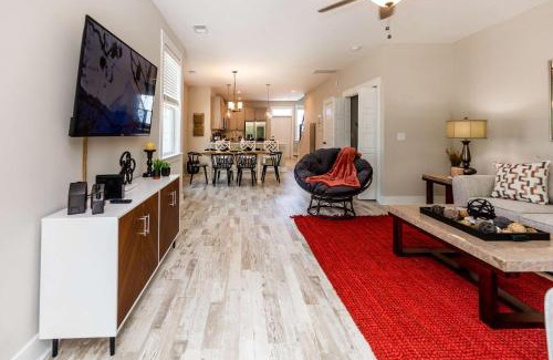 North Charleston House | Creekside Bungalow Park Circle 15m dtwn CHS
