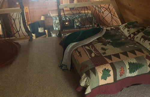 Carmen Cabin | Creekside Cabin near Salmon