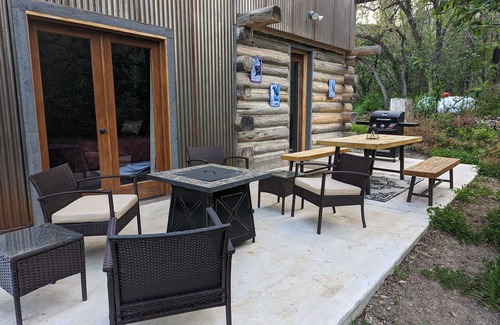 Crawford Cabin | Creekside Cabin on 80 Acres!