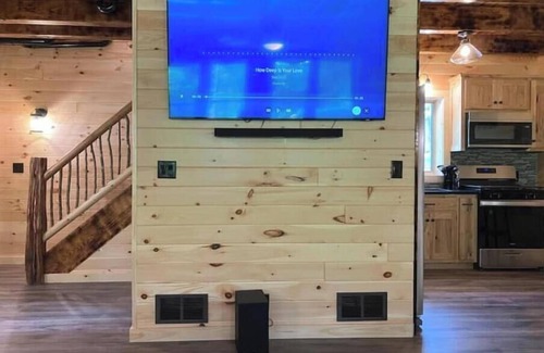 Remsen Cabin | Creekside Cabin with Lake Access , Brand new build !