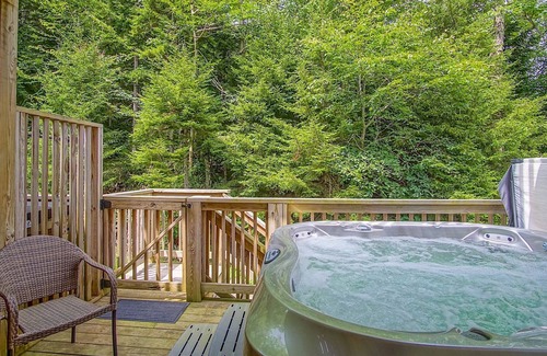 Snowshoe House | Creekside E17, Frisco Kid Retreat Jacuzzi Sleeps 11