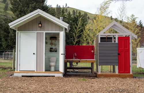 The Dalles Cabin | Creekside Glamping Experience-Luxurious Tent, Farm Animals, Outside Bath, Nature