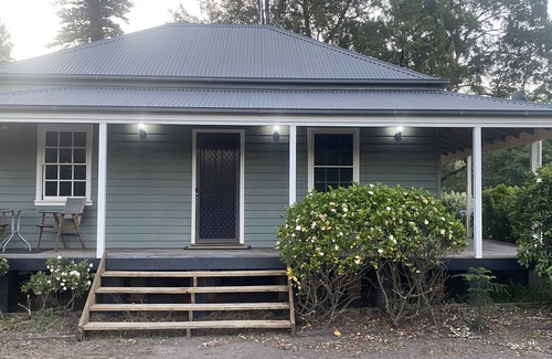 Broughton Vale Cottage | Creekside Historical Cottage - Near Berry
