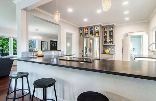 Walla Walla East House | Creekside In-Town Oasis w/POOLn 1.5miles from Downtown