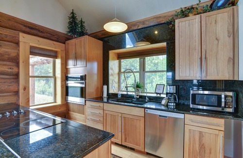 Buena Vista Cabin | Creekside Log Cabin- conveniently located and direct creek access