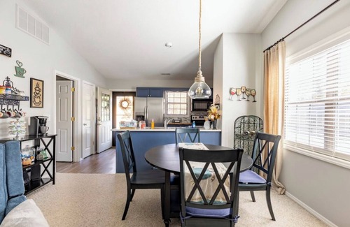 Franklin Villa | Creekside Mountain Villa in Gated Golf Course Neighborhood, Fireplace, & EV
