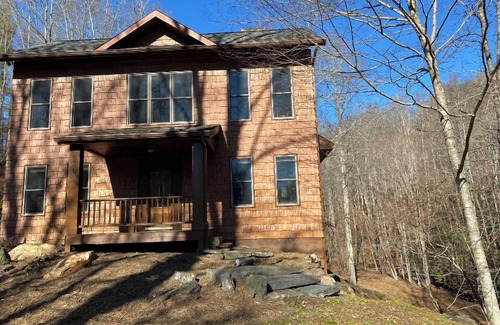 Todd House | Creekside: Relax & Leave the World Behind