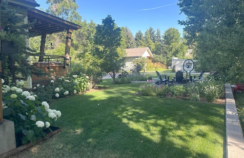 Bozeman House | Creekside setting right near downtown and Bogert Park