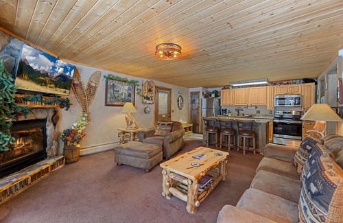 Fall River Estates Condo | Creekside Suite 07 (NO HT)