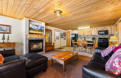 Fall River Estates Condo | Creekside Suite 17 River View!