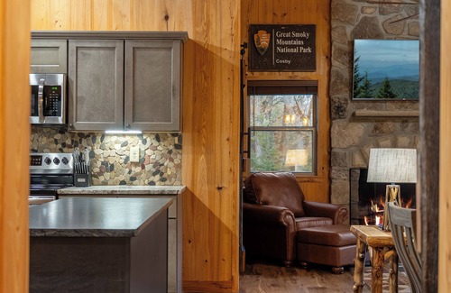 Cosby House | Creekside + Swim step & Floats | Fire Pit & Hot Tub