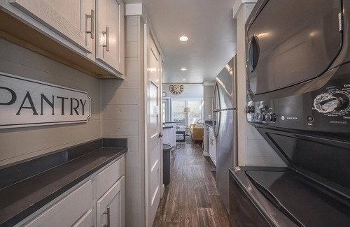 Morganton House | Creekside Tiny Home - 10 Minutes to Blue Ridge