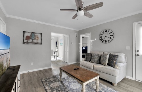 Mobile Apartment | Creme Castle (5 mins From Downtown)