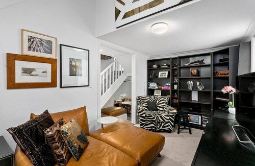 Mosman House | Cremorne - BARIS - Bariston Avenue - Spacious 3BR Townhouse with Garden Near Cremorne Harbourside Parks