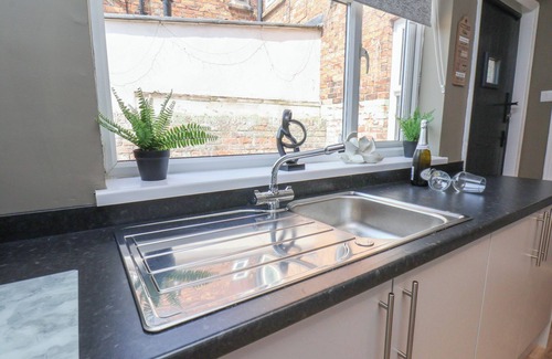 Muston Cottage | CRESCENT BAY HOUSE, pet friendly, country holiday cottage in Filey