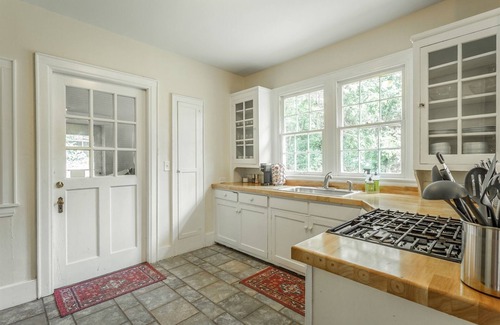 Chattanooga House | Crescent Cottage | Close to Crabtree Farms Venue + Downtown Chattanooga! | 3 Bed, 2 Bath