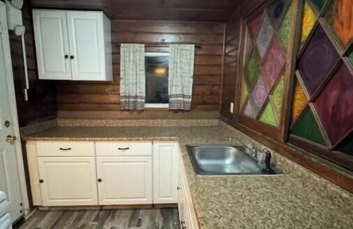Crestline Apartment | Crest Lodge Historic Mountain Inn - Little Bear