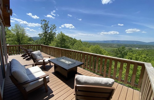 Stanley Cabin | Cresta Blava in Beautiful Shenandoah Woods