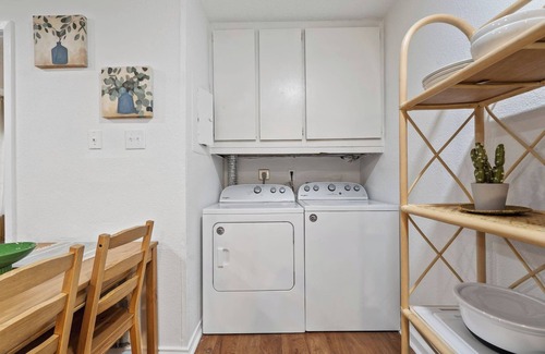 University House | Crew Suite: 2BR/2BA | Laundry | Pets l Yard l Easy