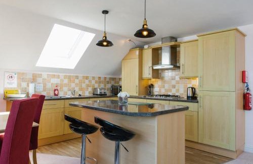 Newquay City Centre Apartment | Cribbar View