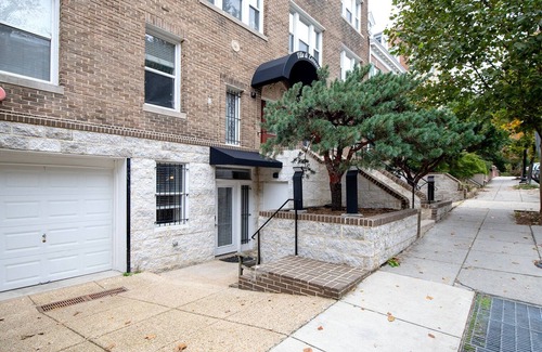 Adams Morgan Apartment | Crisp Dupont Circle 2BR nr. U Street, Metro & Glen’s Mkt, by Blueground