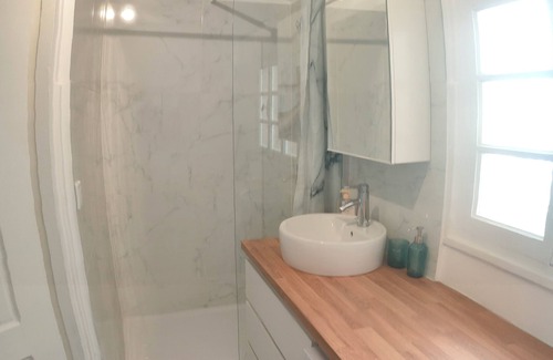 Nimes City Centre Apartment | Cristal Suite
