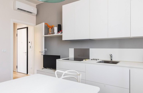 San Donato-San Vitale Apartment | Crociali Apartment by Wonderful Italy