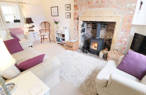 Fylingthorpe Cottage | CROFT VIEW, family friendly, with open fire in Robin Hood’s Bay